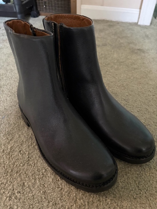 FRYE AND CO. Shoes - FRYE AND CO. Black Leather Women's Zip Ankle Boots